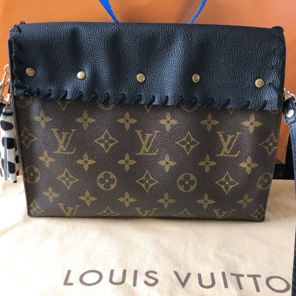 ✨🍒Authentic Louis Vuitton toiletry 26 ✨🍒 - Picture 9 of 10